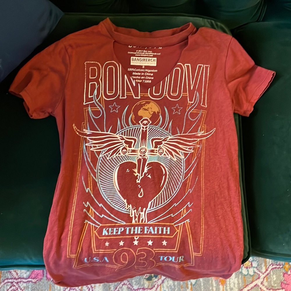 Bon Jovi Graphic TShirt Size Small